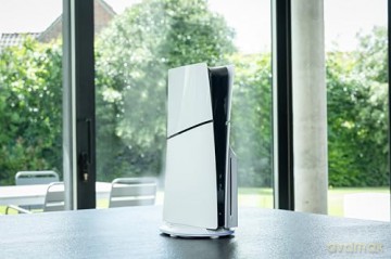 Nacon Vertical Hub Station RGB White PS5 Slim