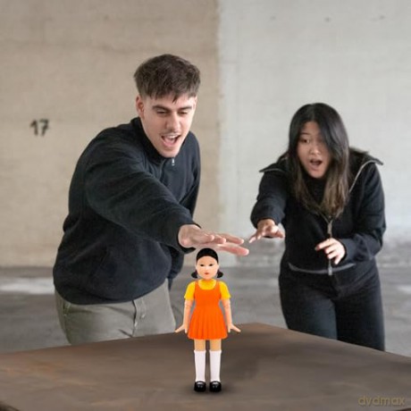 SQUID GAME - Eletronic Doll Young Hee (70114)