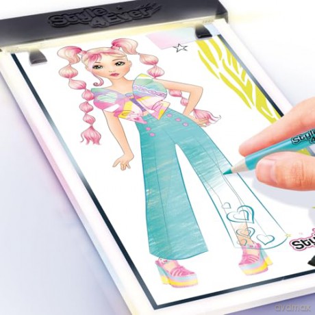 Style 4 Ever - Fashion Designer Light-up Pad - (320)