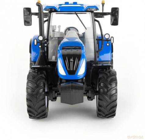 Britains Traktor New Holland R/C T6