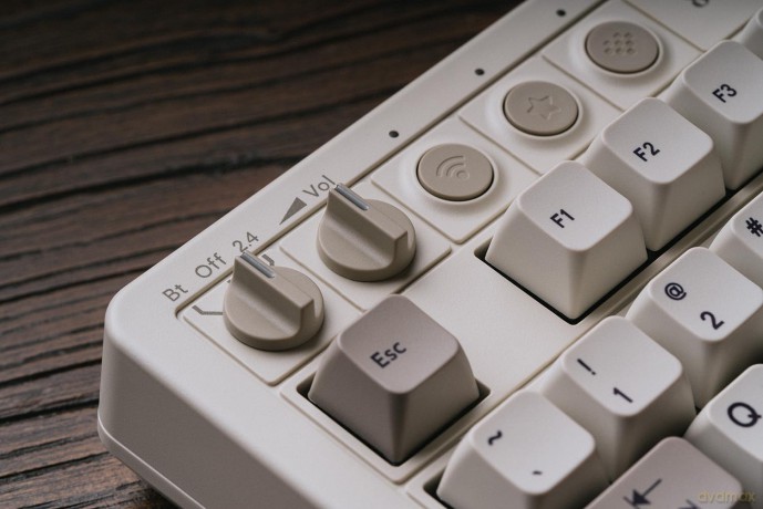 8BitDo - Mechanical Keyboard M Ed.