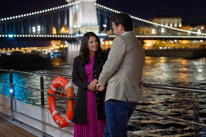 Hallmark Love on the Danube 3-Movie Collection: Love Song, Royal Getaway, Kissing Stars [DVD]