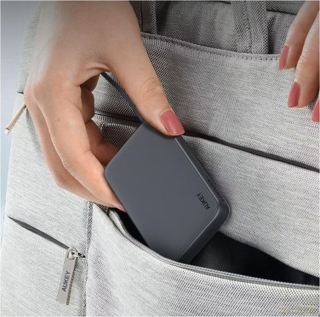 PB-Y53P PowerBank 10000mAh 22.5W 4xUSB kabel USB-C
