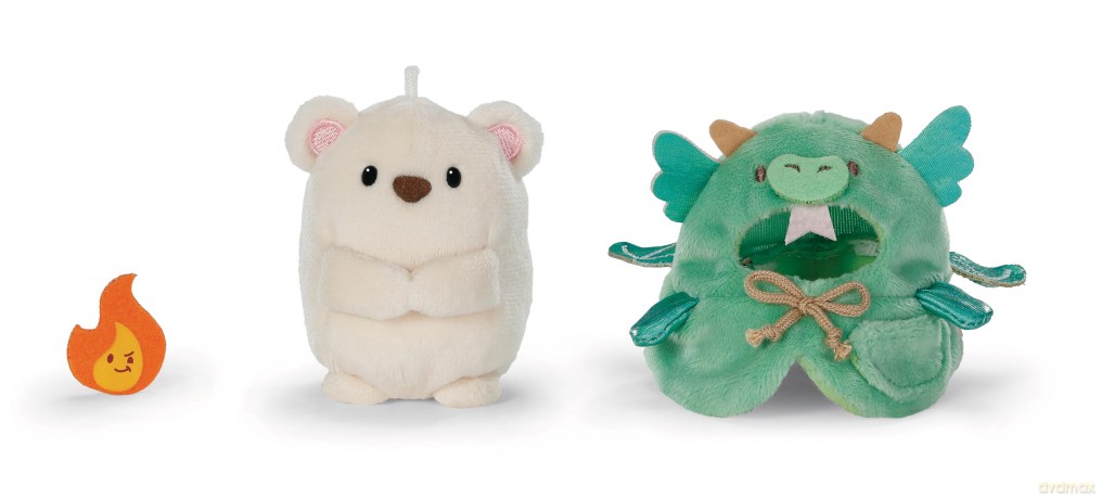 NICI mymochi przytulanka Miś polarny Snono z kostiumem smoka i płomieniem 8cm z zawieszką