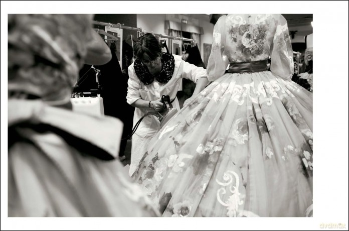 La Dolce Vita: Inside the World of Dolce&Gabbana's Alta Moda Fashion Shows - Matt Lever [KSIĄŻKA]