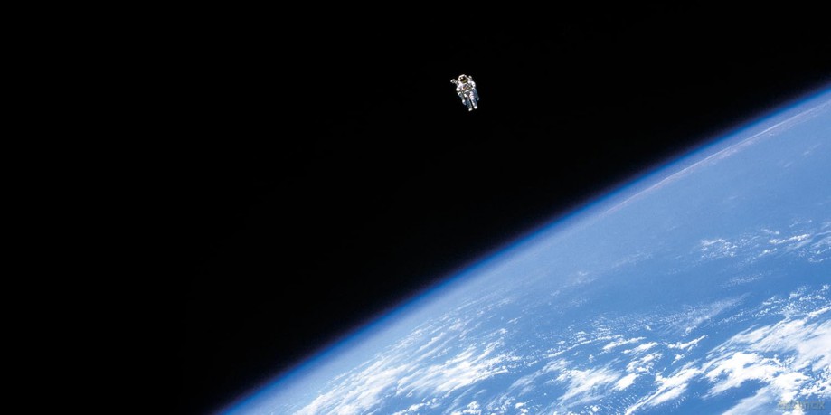 Space Shuttle: A Photographic Journey - Luke Wesley Price [KSIĄŻKA]