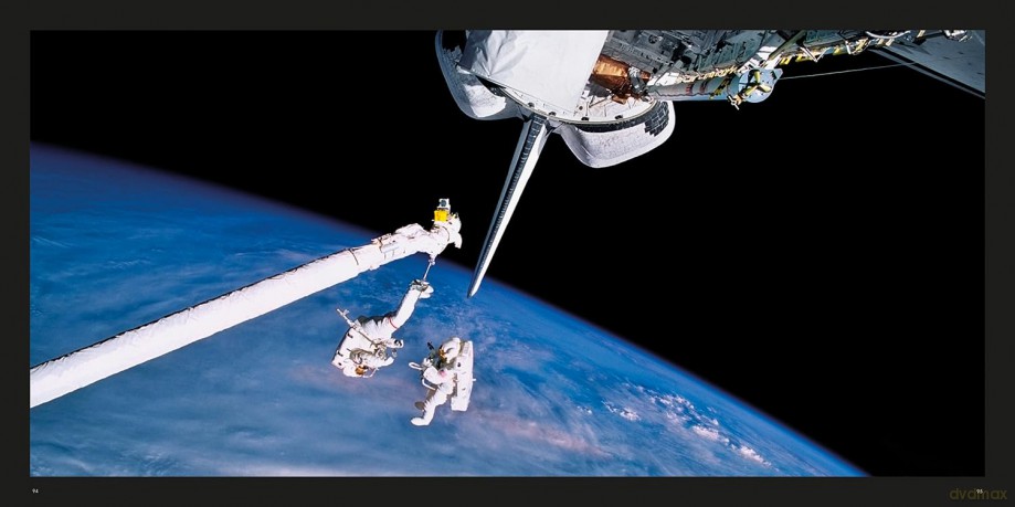 Space Shuttle: A Photographic Journey - Luke Wesley Price [KSIĄŻKA]