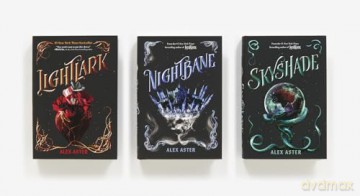 The Lightlark Saga: The Ultimate Box Set (Lightlark Saga Books 1-3) - Alex Aster [KSIĄŻKA]