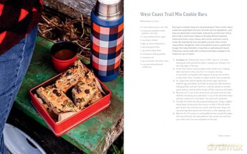 The Essential Cottage Cookbook: Simply Delicious Recipes for Cottages, Cabins, and Wherever Your Travels Take You - Andrea Buckett [KSIĄŻKA]