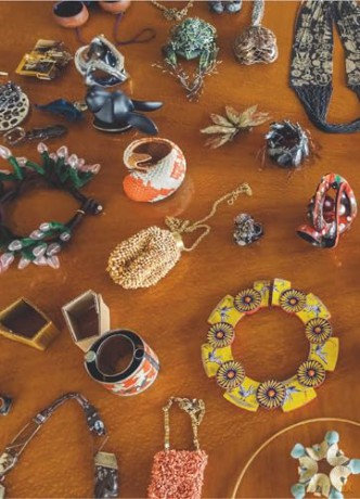 Feast: Contemporary Jewelry from the Susan Beech Collection - Susan Cummins [KSIĄŻKA]