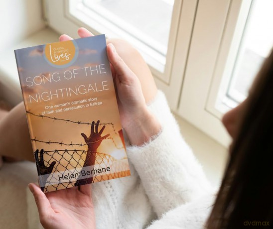 Song of the Nightingale: One Woman's Dramatic Story of Faith and Persecution in Eritrea (Classic Authentic Lives Series) - Helen Berhane [KSIĄŻKA]