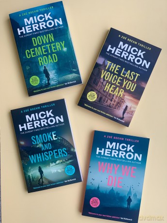 Down Cemetery Road: Zoë Boehm Thrillers 1 (Zoe Boehm Thrillers) - Mick Herron [KSIĄŻKA]