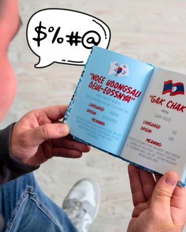 How To Swear in 96 Languages: Humour Gift Book - Bee Three Books [KSIĄŻKA]
