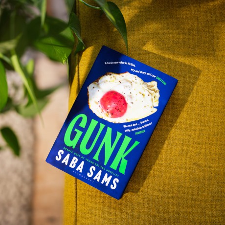 Gunk: 'The It novel to be seen with on the beach this summer' THE TIMES - Saba Sams [KSIĄŻKA]