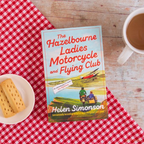 The Hazelbourne Ladies Motorcycle and Flying Club: the captivating new novel from the bestselling author of Major Pettigrew's Last Stand - Helen Simonson [KSIĄŻKA]