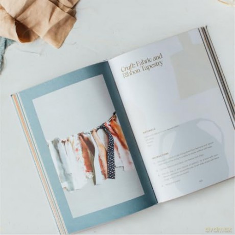 Crafted in Faith: A Craft Devotional for Christian Women - Monica Stoltzfus [KSIĄŻKA]