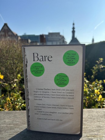 BARE: 'You have to read this book' MICK JAGGER - Lorna Tucker [KSIĄŻKA]