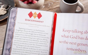 2-Minute Devotions for Men: Pocketbooks by Broadstreet [KSIĄŻKA]