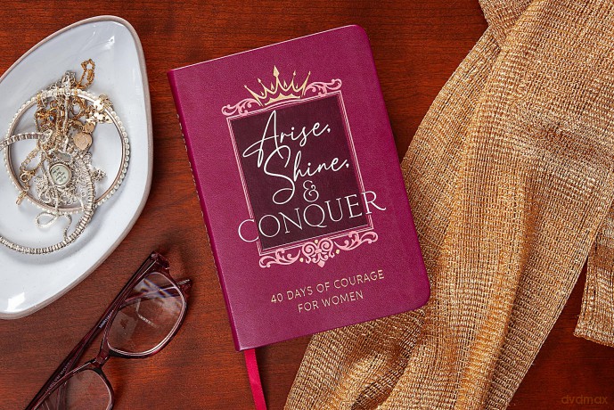 Arise, Shine, and Conquer: 40 Days of Courage for Women - Myshel Wilkins [KSIĄŻKA]