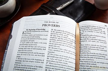KJV Holy Bible Compact Amethyst: King James Version, Amethyst, compact [KSIĄŻKA]