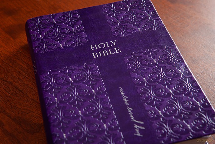 KJV Holy Bible Compact Amethyst: King James Version, Amethyst, compact [KSIĄŻKA]