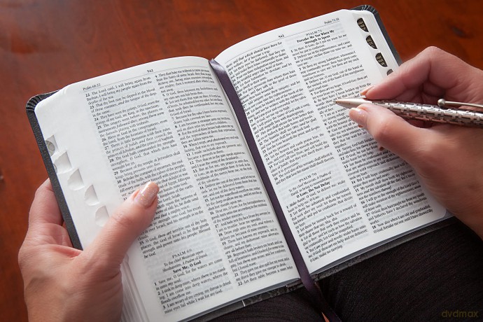 KJV Holy Bible Compact Amethyst: King James Version, Amethyst, compact [KSIĄŻKA]