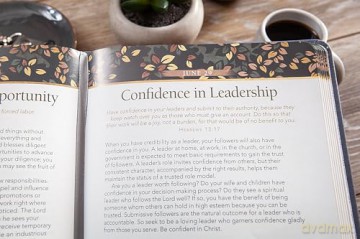 Strength for Life: 365 Daily Devotions for Men - Boyd Bailey [KSIĄŻKA]