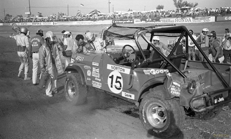 Jeep Racing: America's Favorite 4x4 in Off Road Competition - John Elkin [KSIĄŻKA]