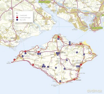 Walking on the Isle of Wight: The Isle of Wight Coastal Path and 21 coastal and countryside walks (Cicerone Guides) - Paul Curtis [KSIĄŻKA]