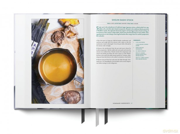 Japan: The Ultimate Cookbook (Ultimate Cookbooks) - Yuto Omura [KSIĄŻKA]