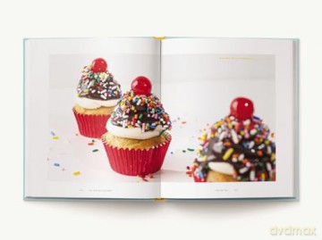 Let Them Eat Cupcakes: 100 Cupcake Recipes to Rule Them All - Gabrielle Cote [KSIĄŻKA]
