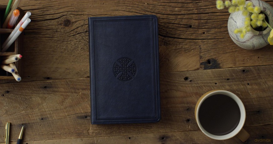 ESV Large Print Value Thinline Bible (TruTone, Navy, Mosaic Cross Design) - ESV [KSIĄŻKA]