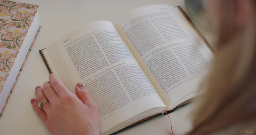 Morning and Evening: A New Edition of the Classic Devotional Based on The Holy Bible, English Standard Version - Charles H. Spurgeon [KSIĄŻKA]