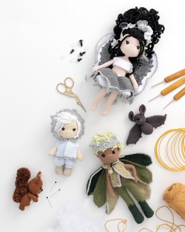 Crochet Dolls Inspired By Nature: 20 amigurumi toys celebrating the beauty of biodiversity - Nathalie Amiel [KSIĄŻKA]