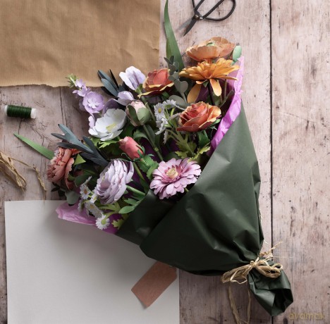 The Bouquet in a Book: Pre-punched pages to press out and make paper flowers - Prudence Rogers [KSIĄŻKA]