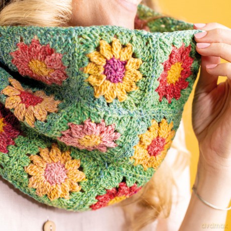 The Granny Square Crochet Bible: Everything you need to know about how to crochet granny squares - Lynne Rowe [KSIĄŻKA]