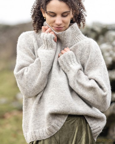 The Wonder of Wool: A knitter's guide to pure breed sheep - Justine Lee [KSIĄŻKA]