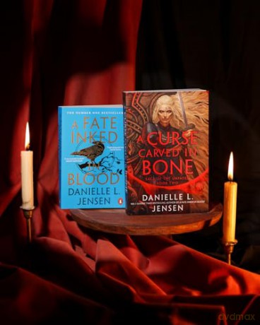 A Curse Carved in Bone: The breathtaking sequel to the No. 1 Sunday Times bestselling romantasy sensation - Danielle L. Jensen [KSIĄŻKA]