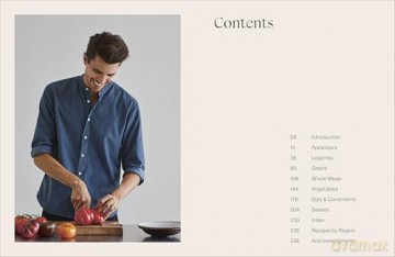 Naturally Vegan: Delicious Recipes from Around the World That Just Happen to Be Plant-based - Julius Fiedler [KSIĄŻKA]