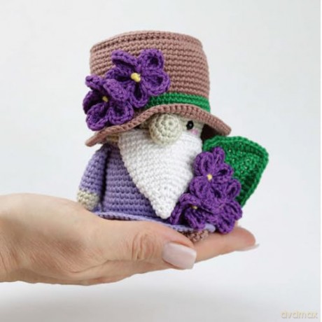 Flower Gnomigurumi: 12 Cute Amigurumi Gnomes to Crochet (Dover Crafts: Crochet) - Soledad Adriana del Pilar Iglesias Silva [KSIĄŻKA]