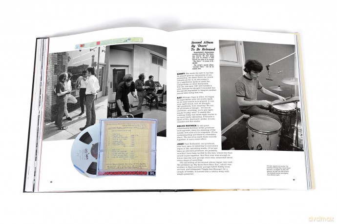 Night Divides The Day: The Doors Anthology - The Doors [KSIĄŻKA]