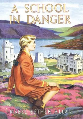 A School in Danger: 2 (Dundonay House) - Mabel Esther Allan [KSIĄŻKA]