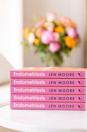 Endometriosis: Understand your symptoms, get the right treatment, reclaim your life - Jen Moore [KSIĄŻKA]