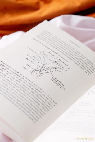 Endometriosis: Understand your symptoms, get the right treatment, reclaim your life - Jen Moore [KSIĄŻKA]