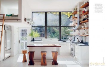 The Reimagined Home: Sustainable Spaces Created with Joy - Nicole Gray [KSIĄŻKA]