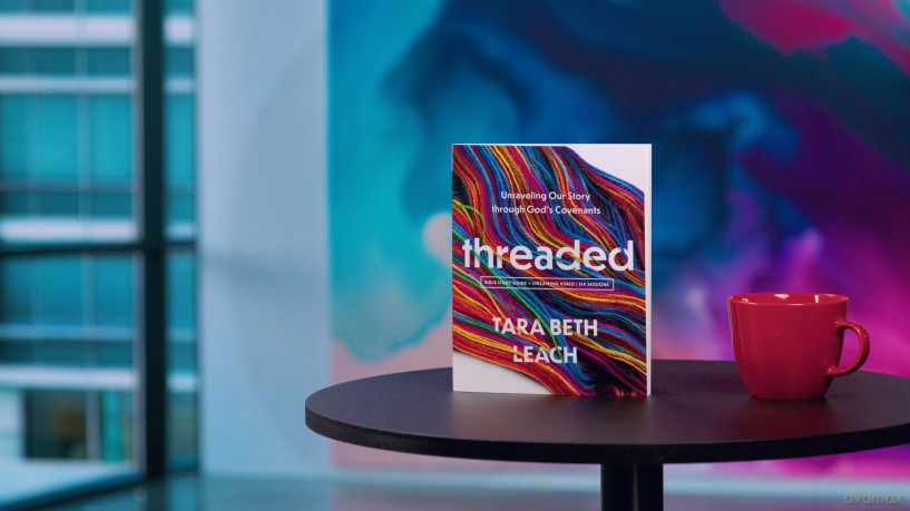 Threaded Bible Study Guide plus Streaming Video: Unraveling Our Story through God's Covenants - Tara Beth Leach [KSIĄŻKA]