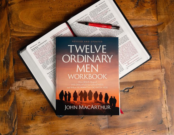 Twelve Ordinary Men Workbook, Revised and Updated: How Jesus Shaped His Disciples for Greatness and What He Wants to Do with You - John F. MacArthur [KSIĄŻKA]