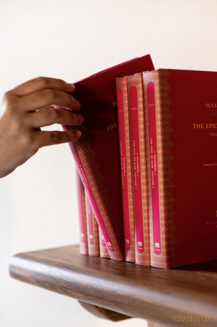 The Buddha's Path to Awakening (Murty Classical Library of India) - Sarah Shaw [KSIĄŻKA]