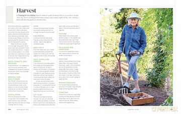 Martha Stewart's Gardening Handbook: The Essential Guide to Designing, Planting, and Growing-Martha Stewart's Handbook For Growing Beautiful Plants and Vegetables - Martha Stewart [KSIĄŻKA]