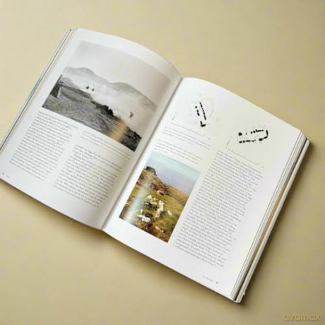 The Small Isles: A beautifully illustrated archaeological history of Scotland's Small Isles - Canna, Eigg, Muck and Rum - John Hunter [KSIĄŻKA]